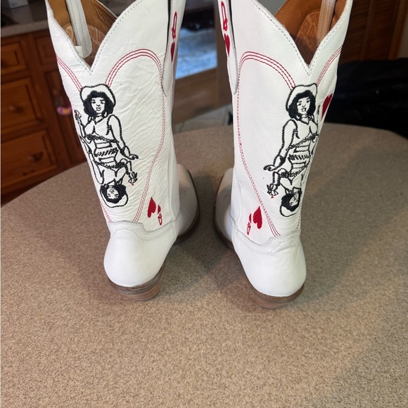 Dingo White Women's Western Boots with Red Queen of Hearts - Picture 3 of 6